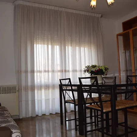 Bed and Breakfast Casa E Per Lavoro Elena E Carla 4*