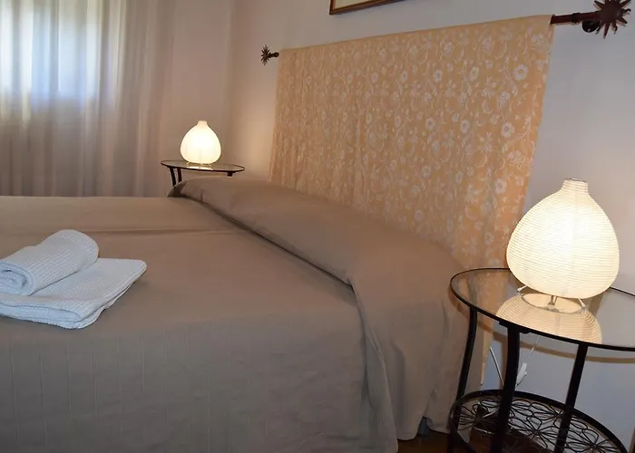 Casa E Per Lavoro Elena E Carla Bed & Breakfast 4*